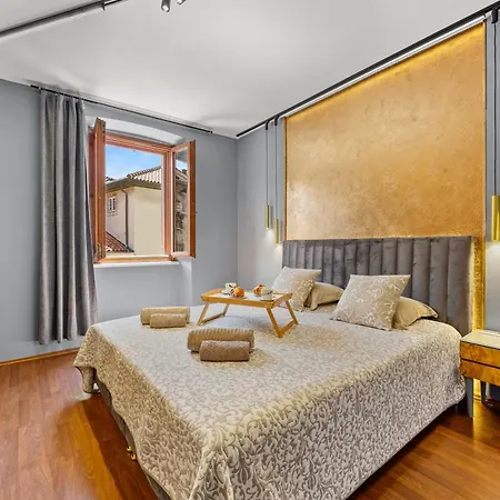 Diana Hall View شقة بولا