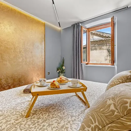 Diana Hall View 아파트