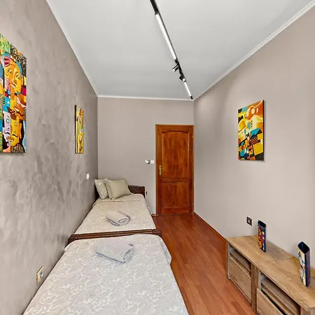 Diana Hall View Pula